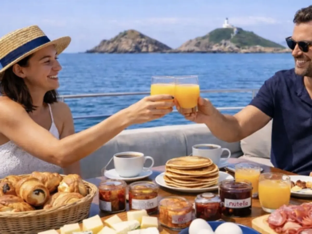 brunch-en-catamaran-aux-iles-sanguinaires-a-ajacci-832976-1200-0-113